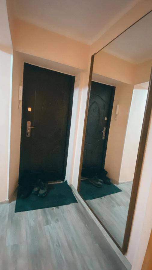Ferienwohnung 2 Комн Квартира На Новой Площади Almaty Exterior foto